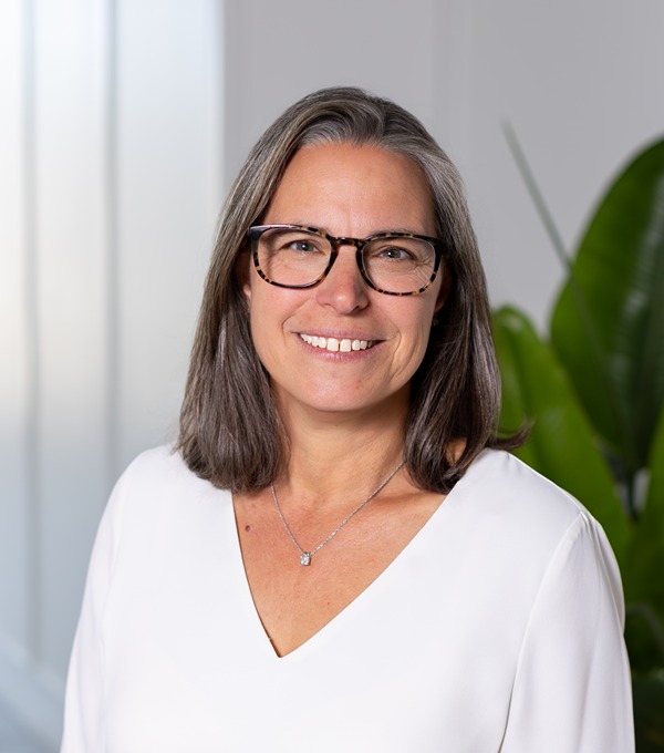 Portrait of Melissa Baldwin